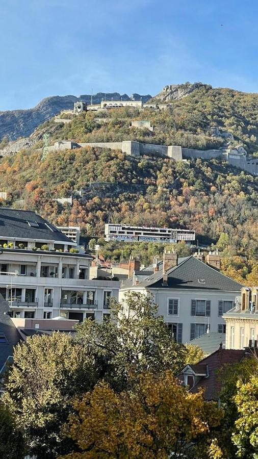 Cosy And Calm In Grenoble City Heart With Free And Large Parking Q-Park Chavant Esterno foto