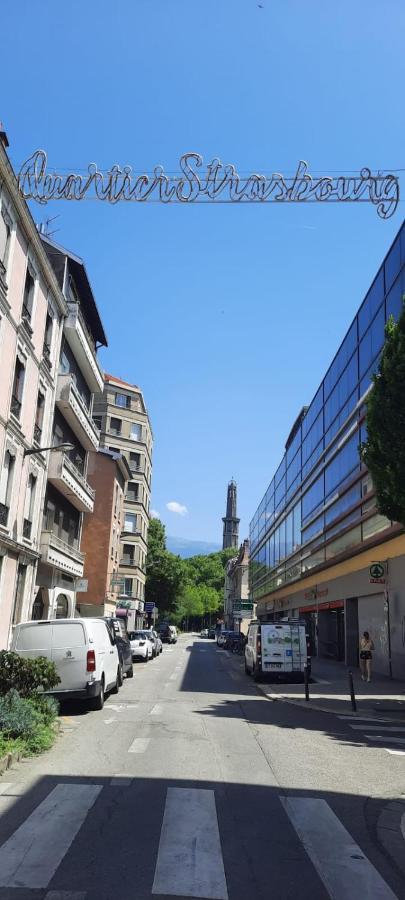 Cosy And Calm In Grenoble City Heart With Free And Large Parking Q-Park Chavant Esterno foto